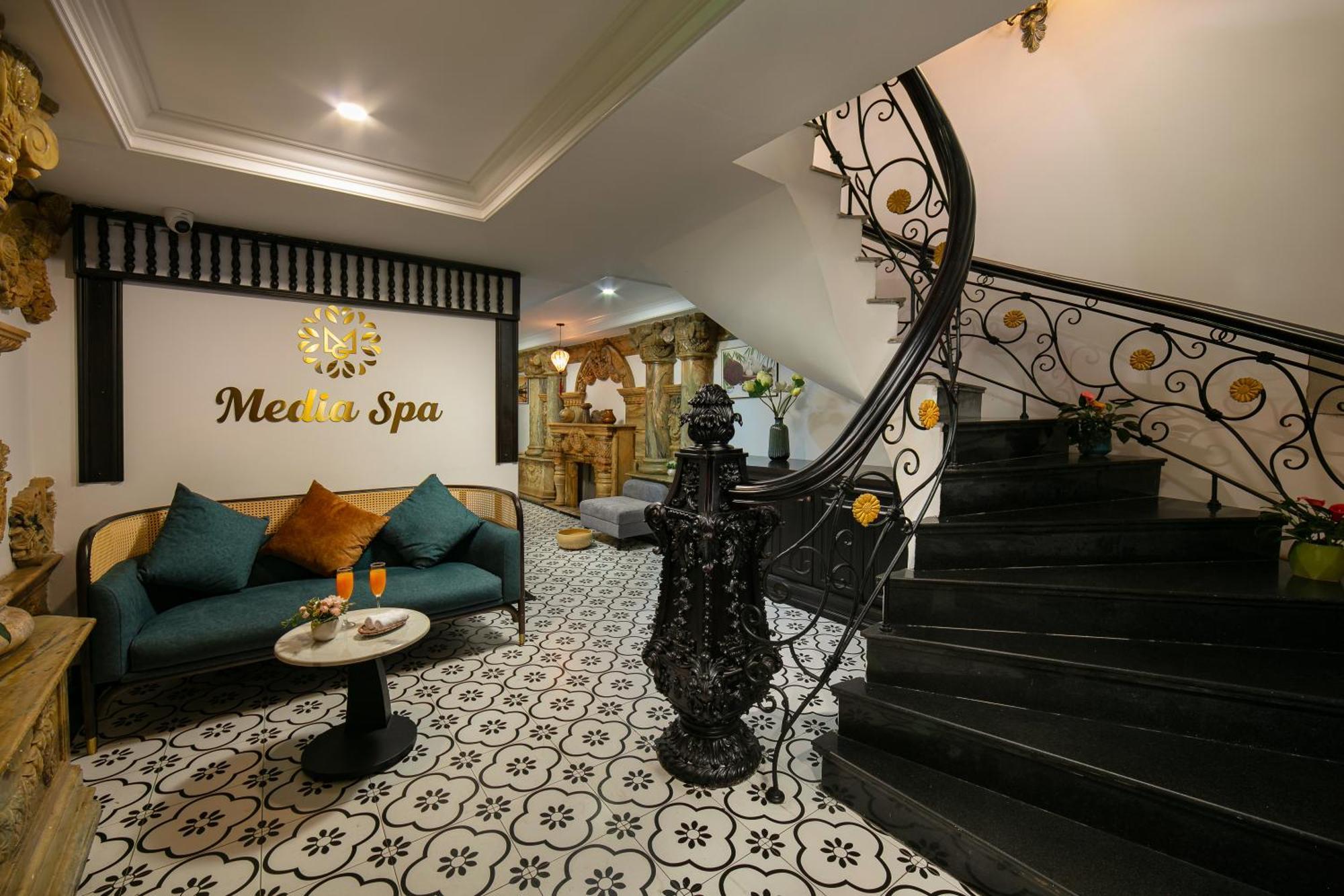 Media Central Hotel & Spa Ханой Экстерьер фото