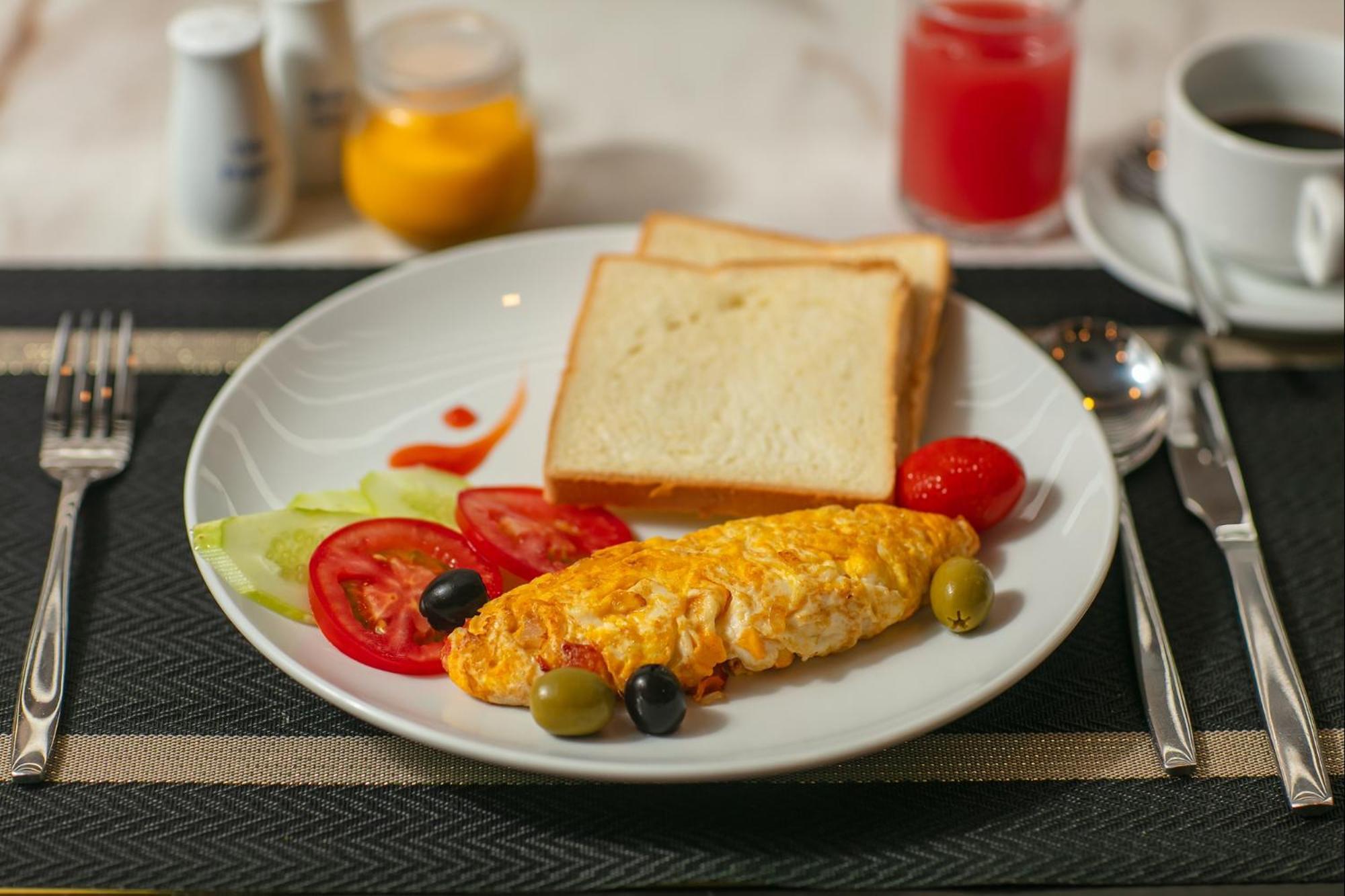 Media Central Hotel & Spa Ханой Экстерьер фото